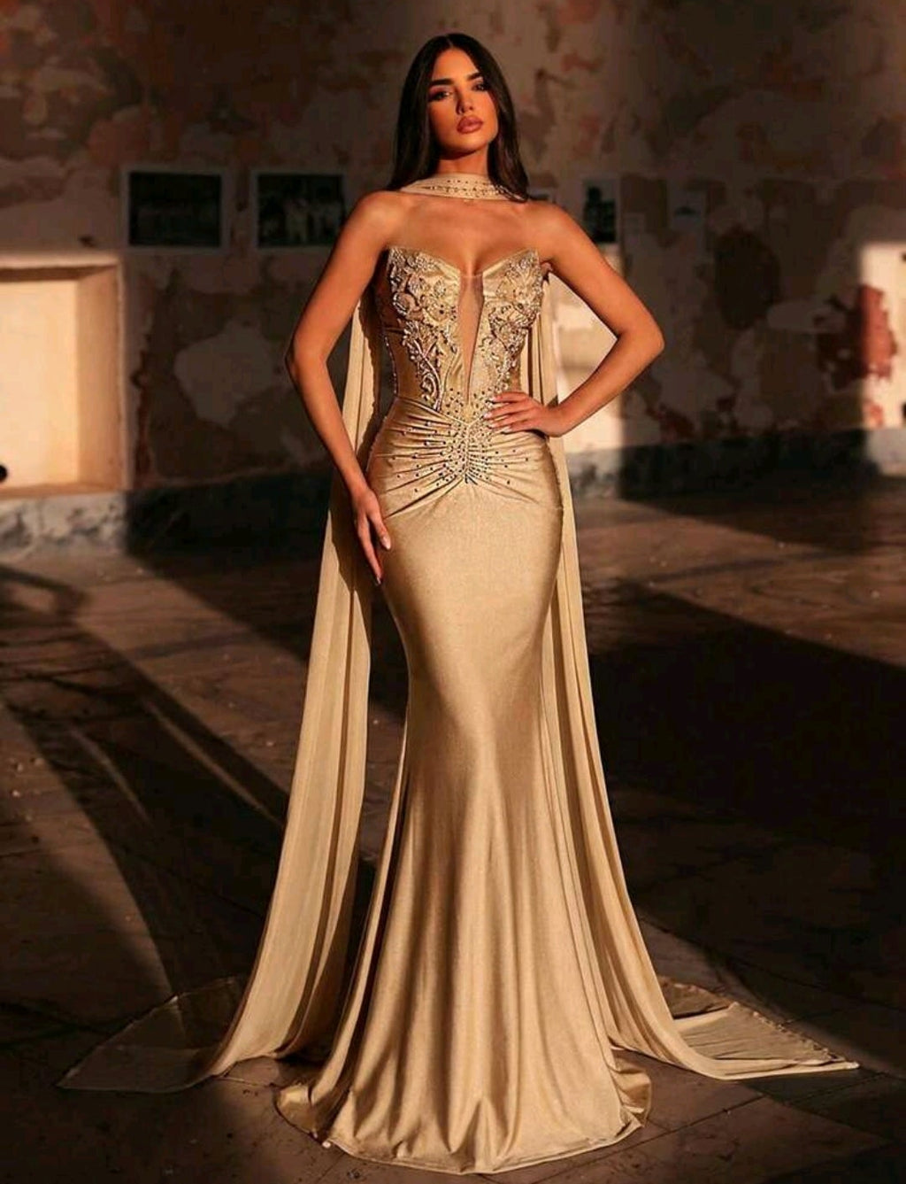 Vestido champagne straple corte sirena