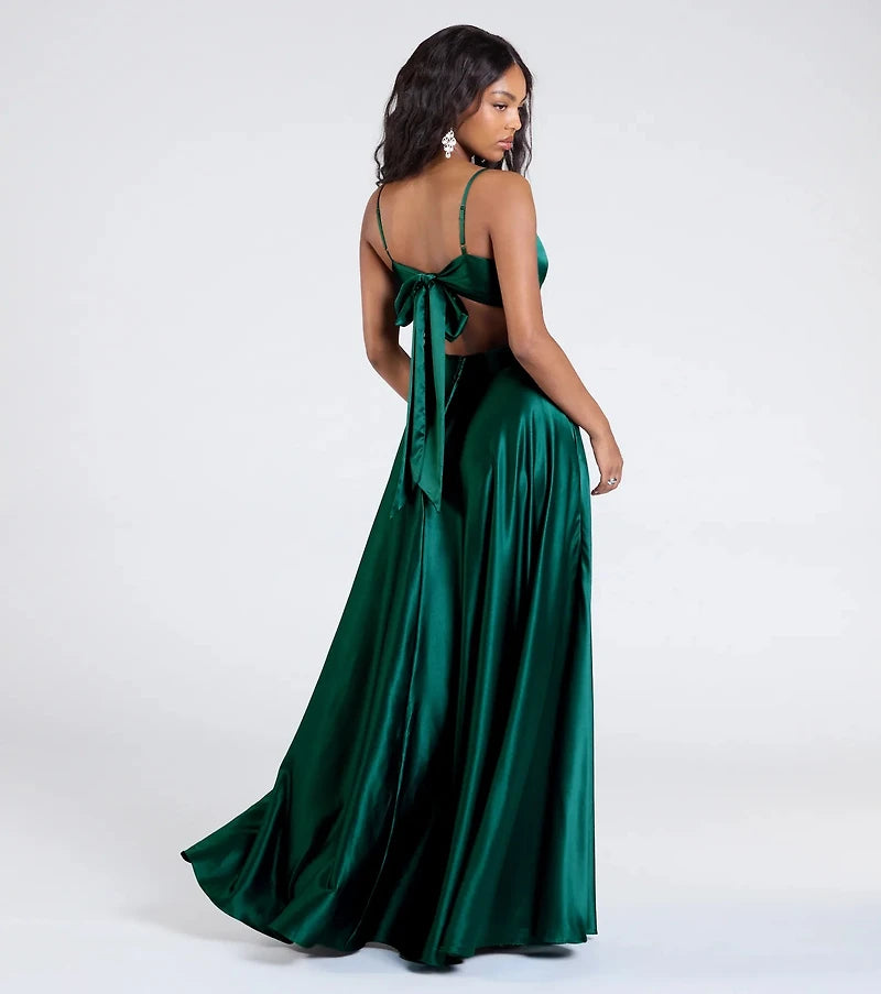 Vestido Emilie verde esmeralda espalda abierta y abertura lateral