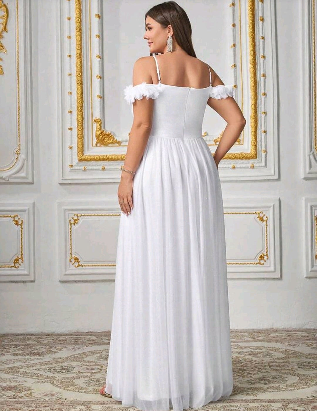 Vestido de Gala Off-the-Shoulder con Apliques Florales - Blanco Puro Brillante