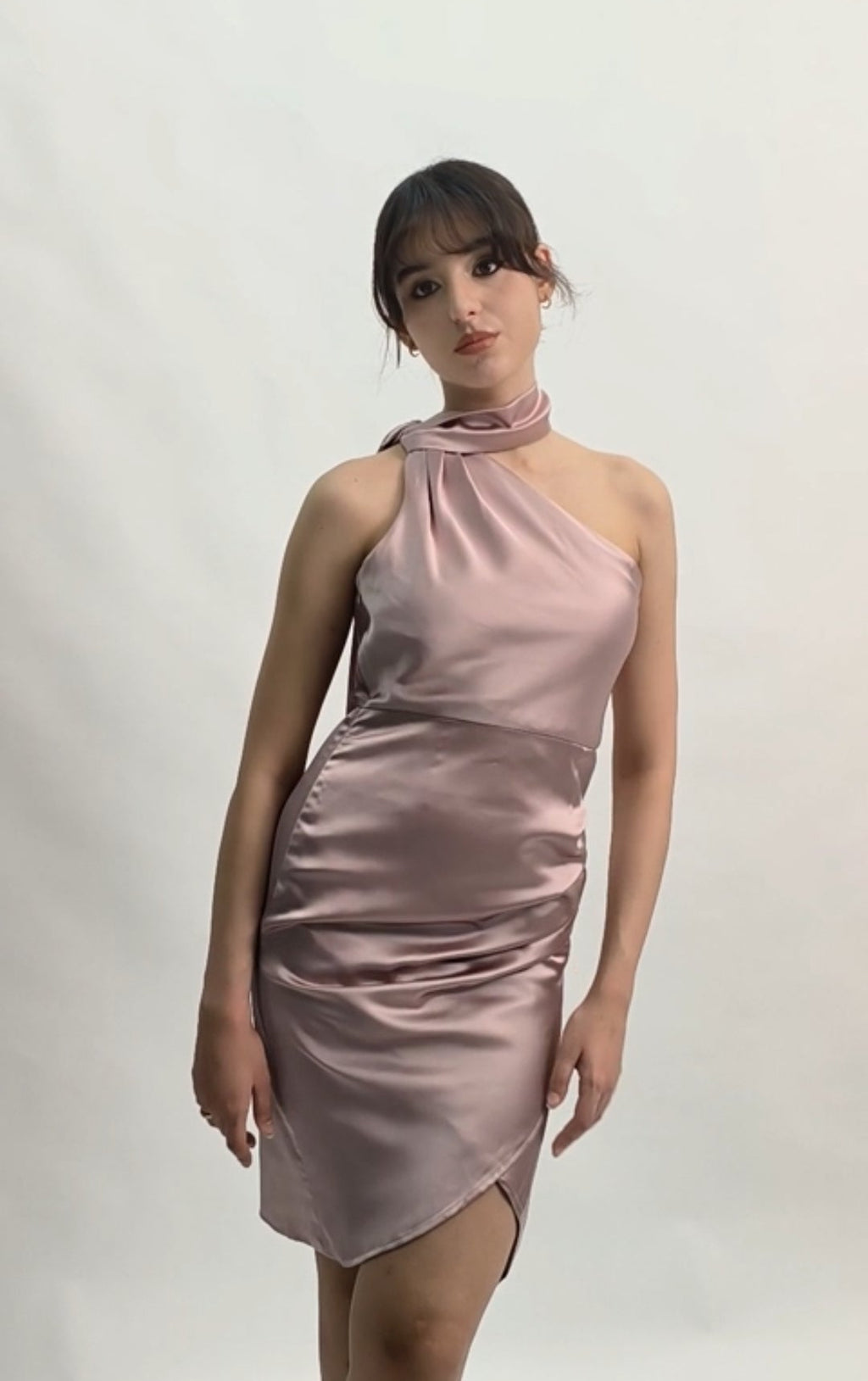 Vestido rosa viejo satinado