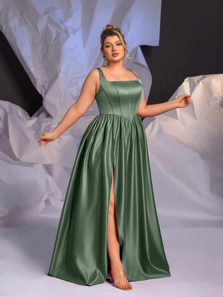Vestido verde oliva tipo corsé con abertura lateral