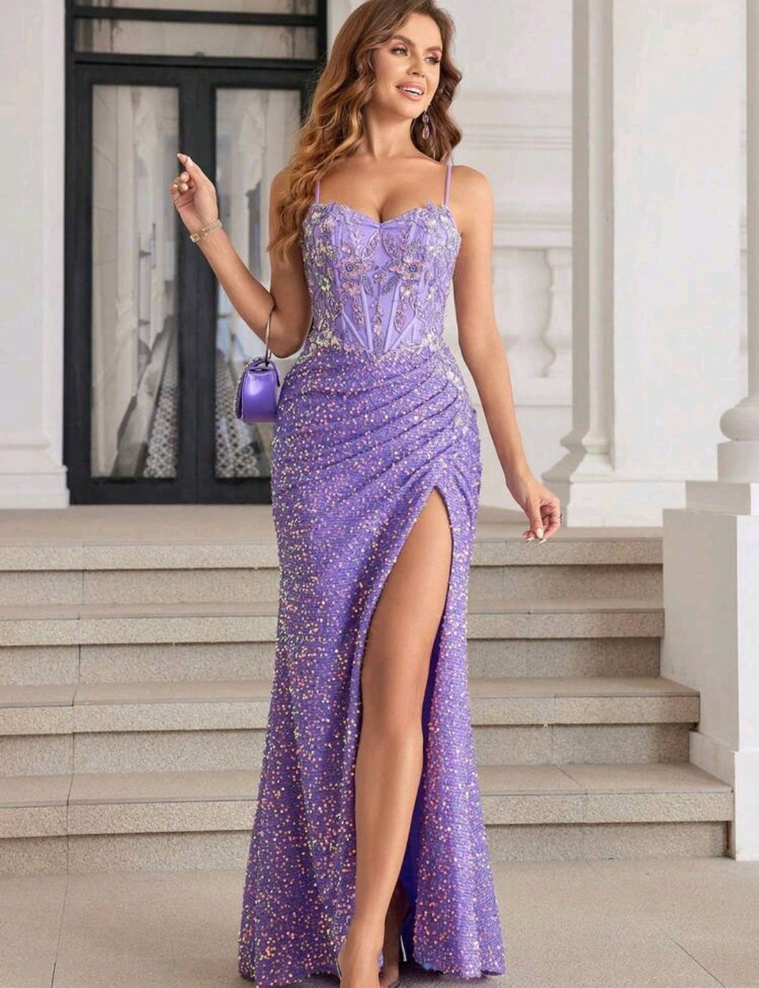 Vestido lila lentejuelas tornasol con abertura lateral