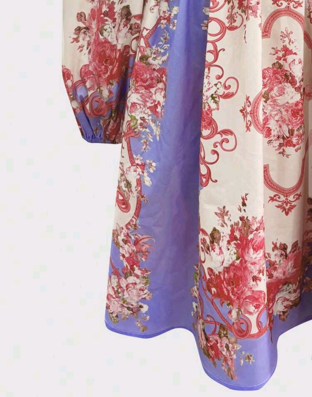 Vestido corto con estampado manga larga