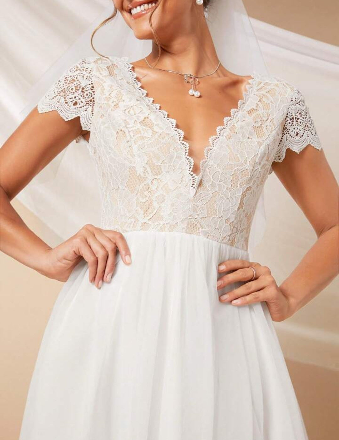 Vestido de Novia Imperial con Cuerpo de Encaje Chantilly