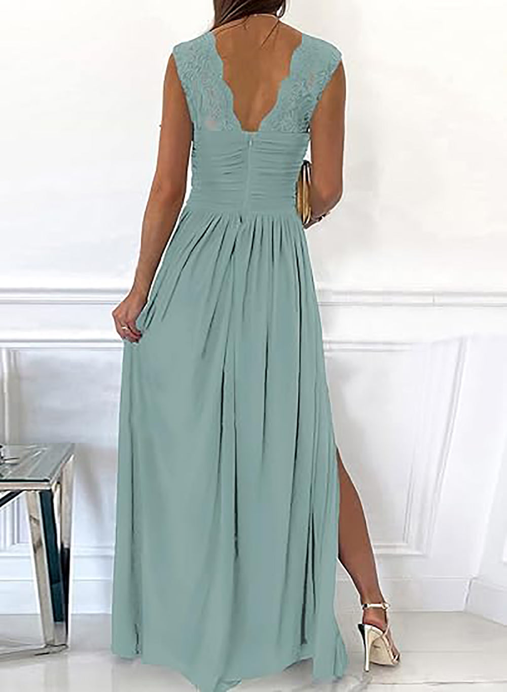Vestido formal con abertura lateral