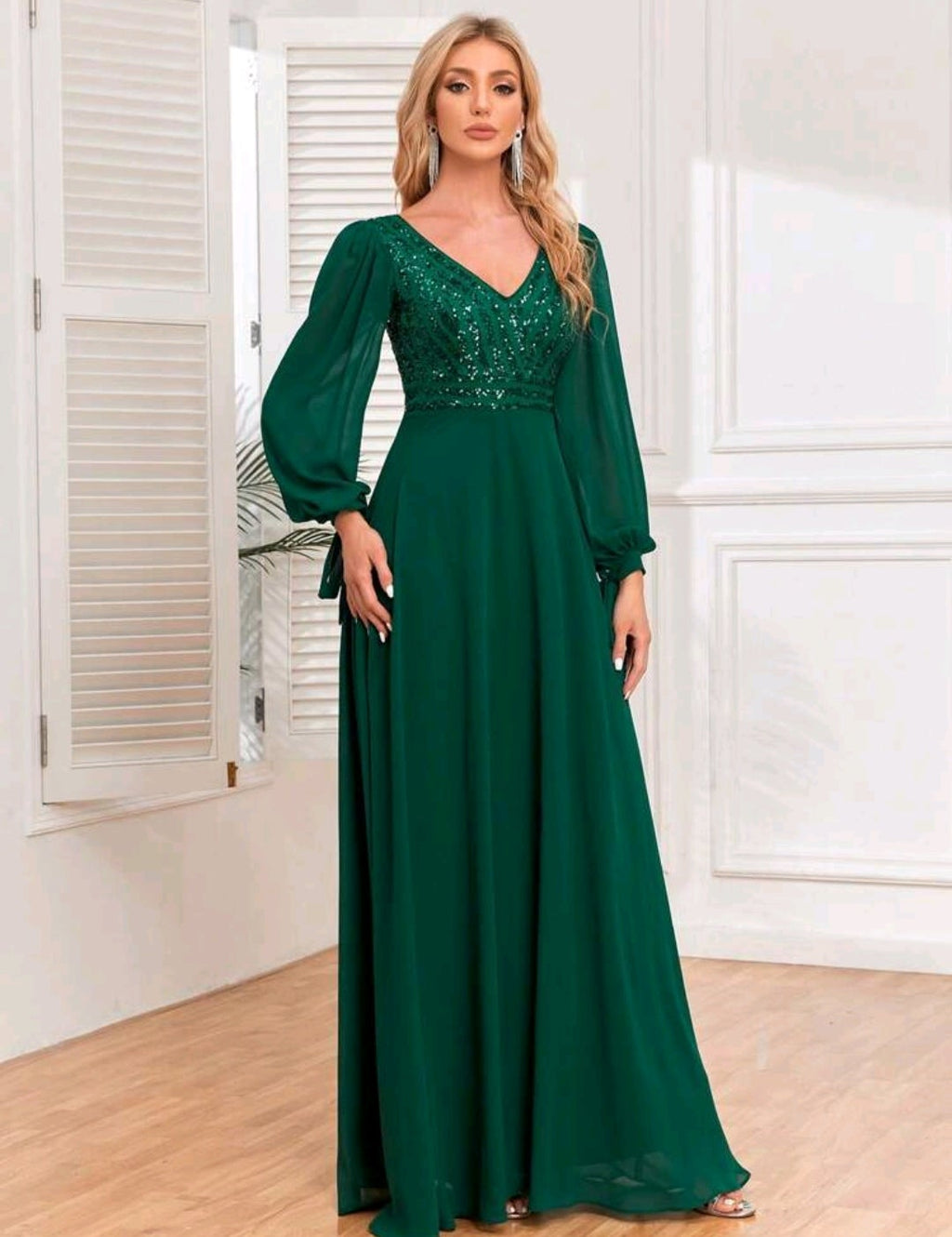 Vestido lentejuelas y falda chiffon manga larga