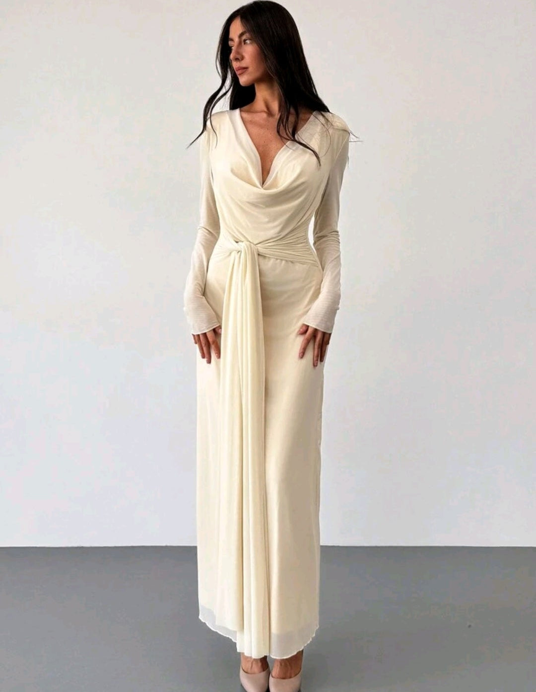 Vestido Ivory manga larga pegado al cuerpo