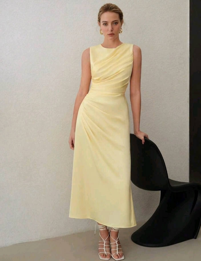 Vestido amarillo mantequilla formal midi sin manga