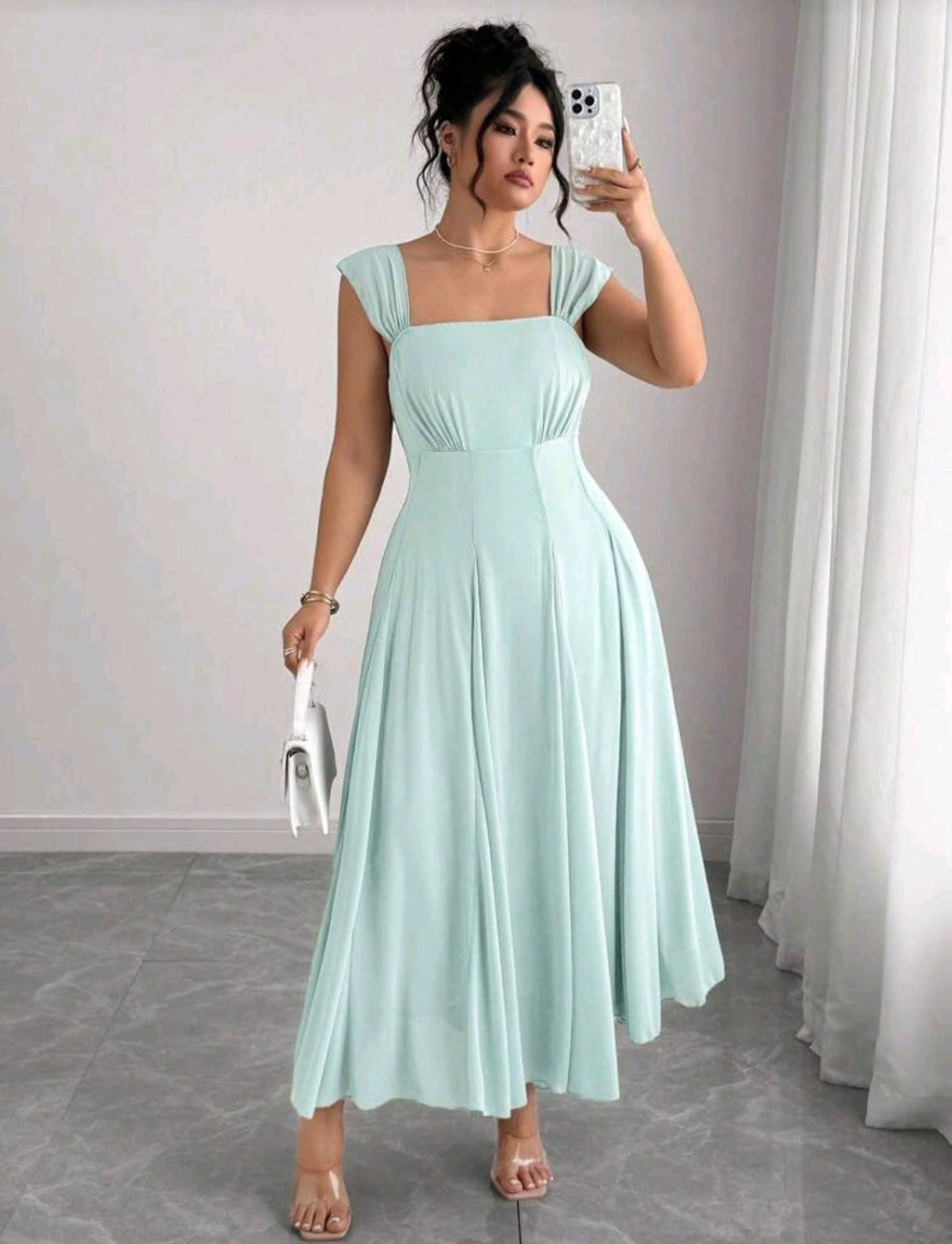 Vestido verde menta con tela chiffon