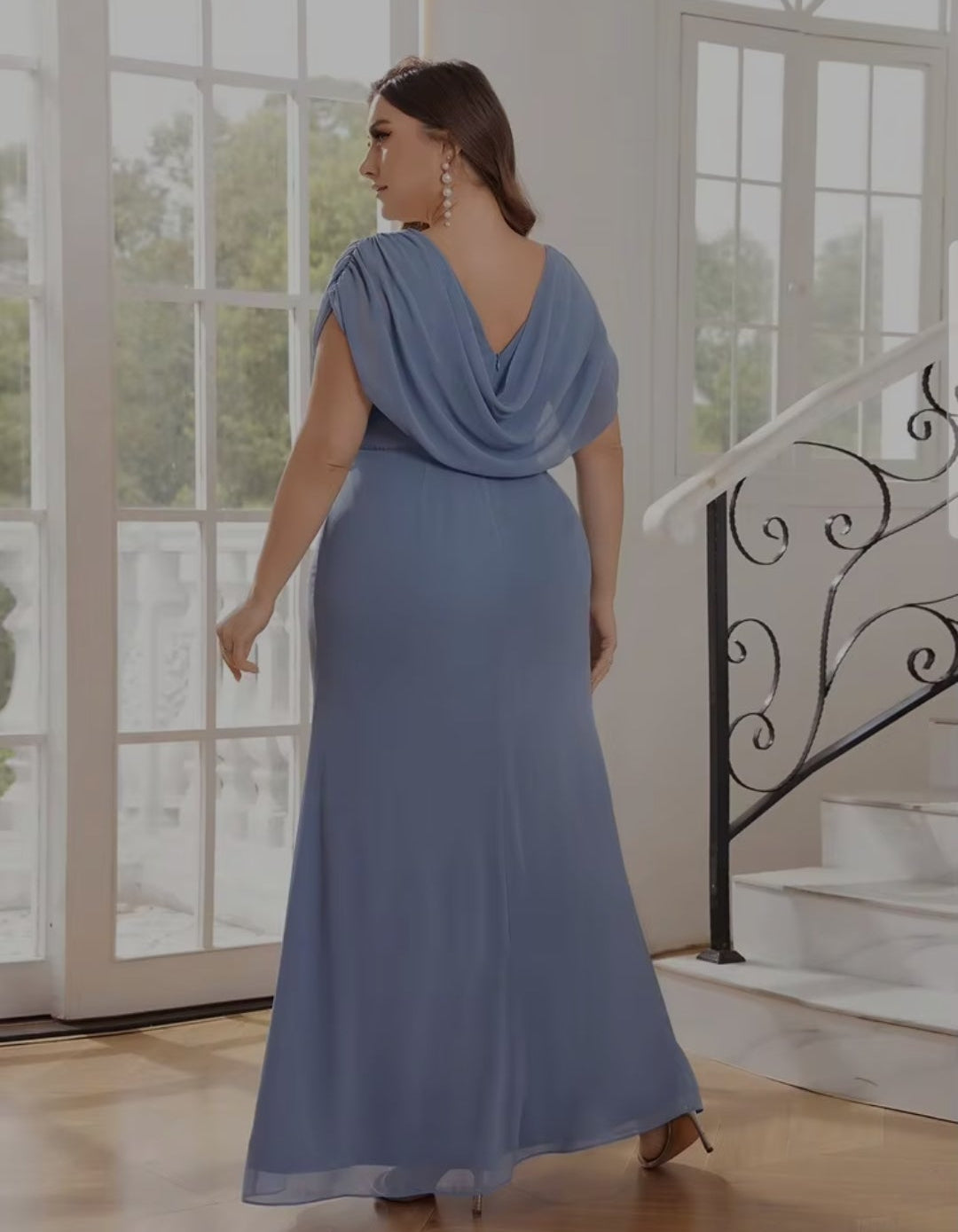 Vestido dusty blue manga capa corte recto