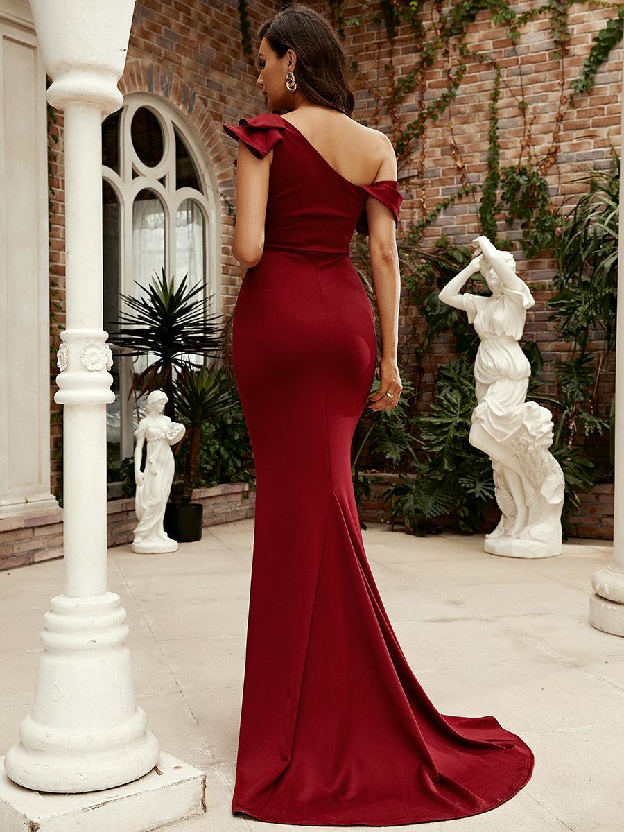 Vestido vino corte sirena con peplum