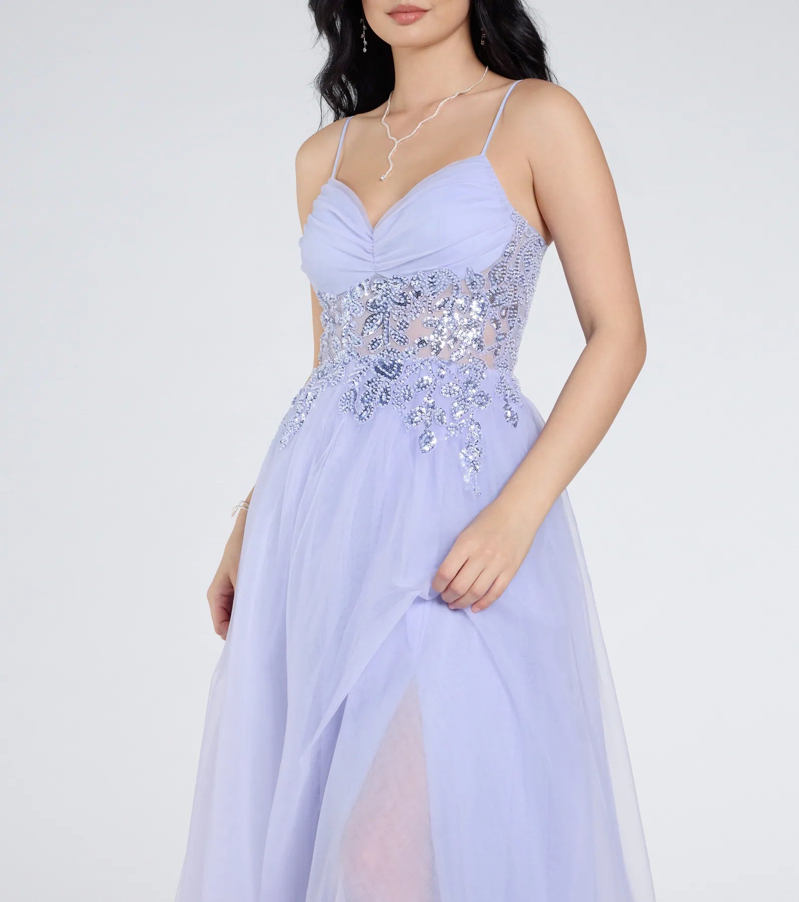 Vestido Alia corte A con abertura lateral color lavanda