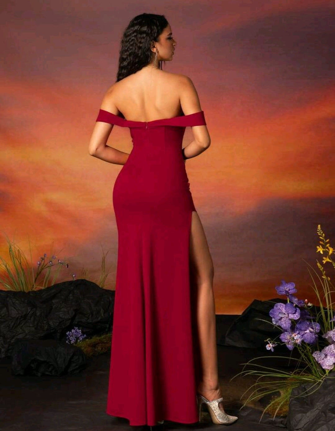 Vestido Ashley Rojo con abertura lateral off-the-shoulder