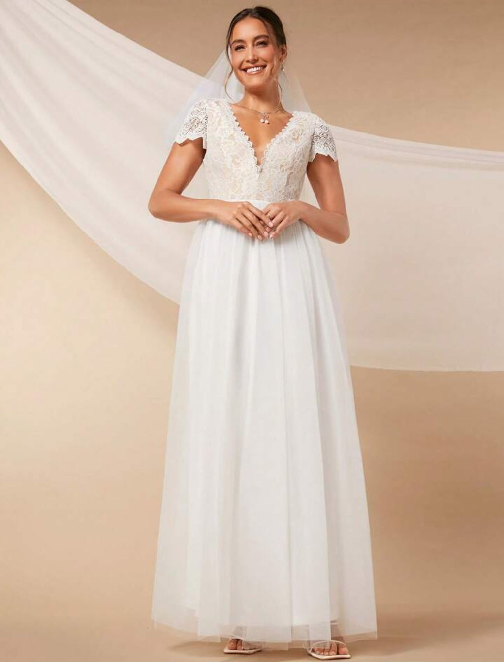 Vestido de Novia Imperial con Cuerpo de Encaje Chantilly