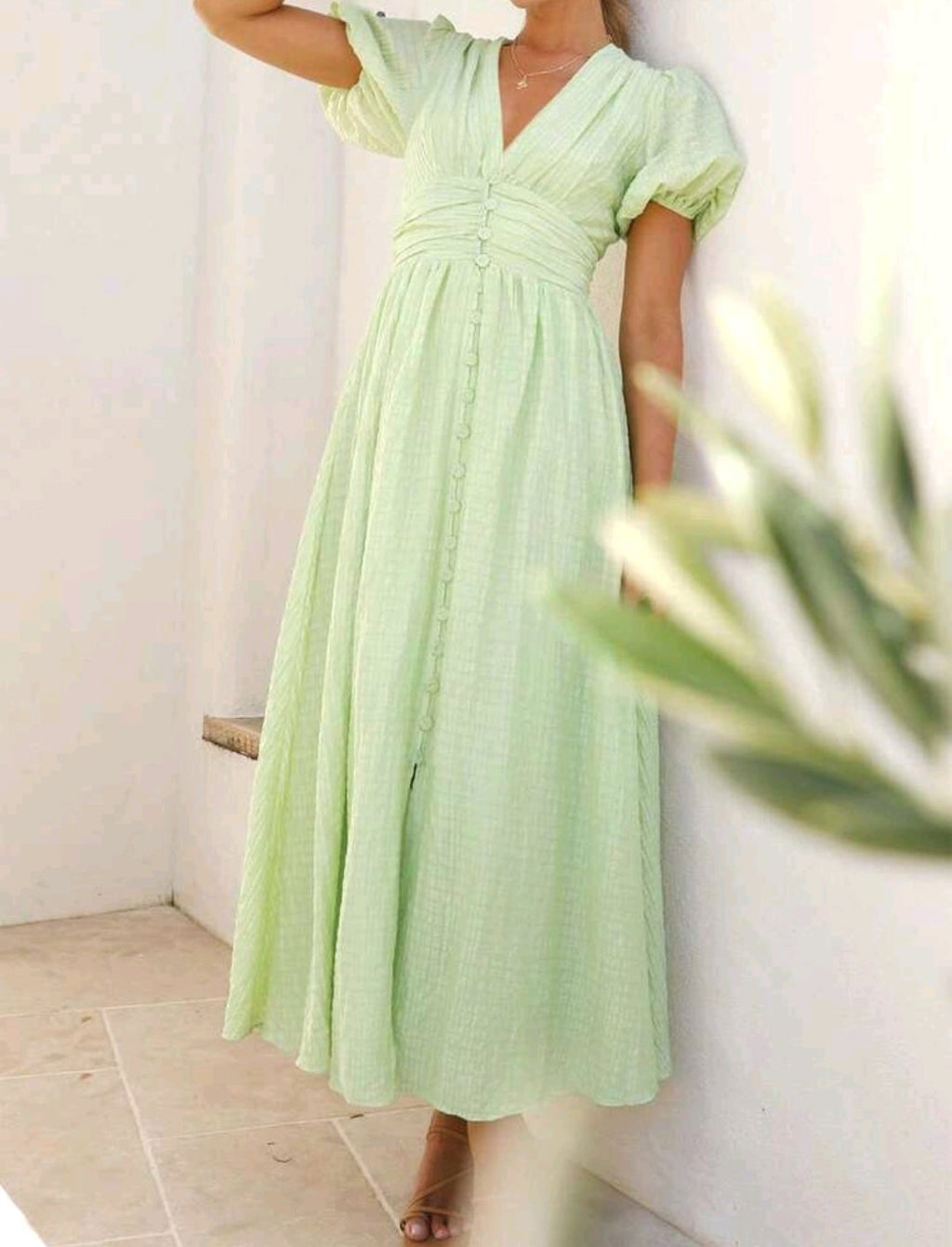Vestido verde sage manga corta