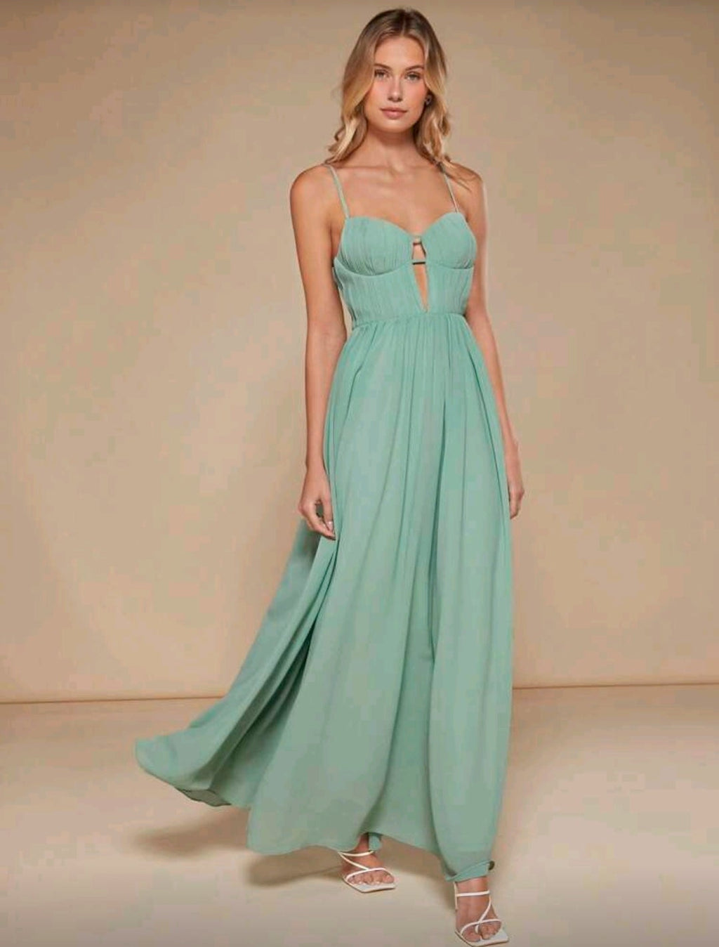 Vestido verde menta corte A