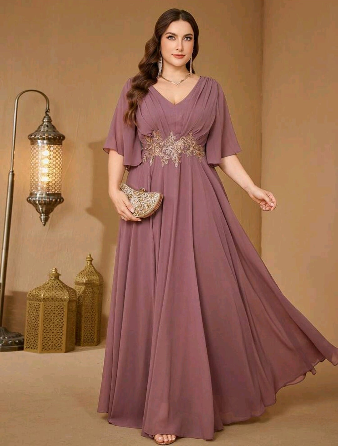 Vestido manfa mariposa corte A con aplicación en dorado