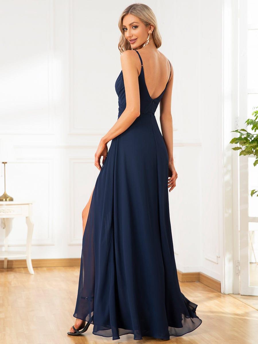 Vestido azul marino tirante delgado con abertura lateral