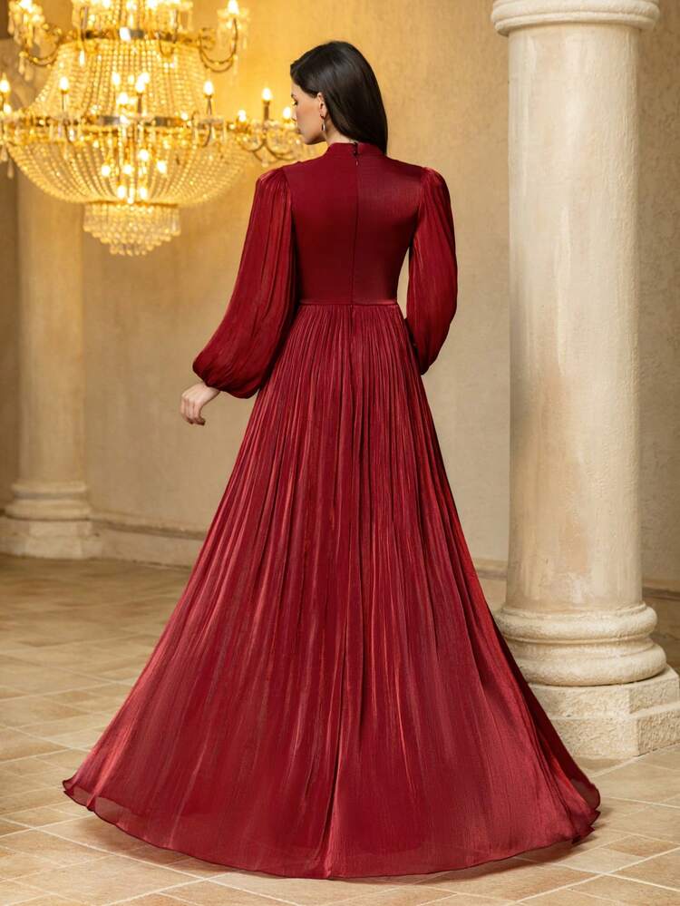 Vestido manga larga bombacha con cuello alto corte A