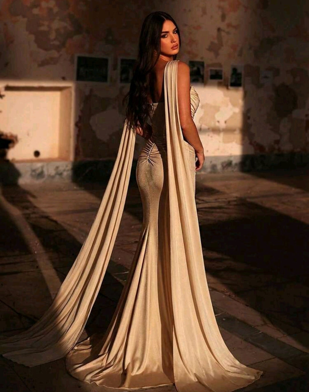 Vestido champagne straple corte sirena