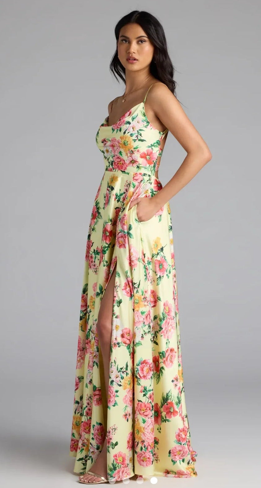 Vestido Robina con espalda abierta y abertura lateral