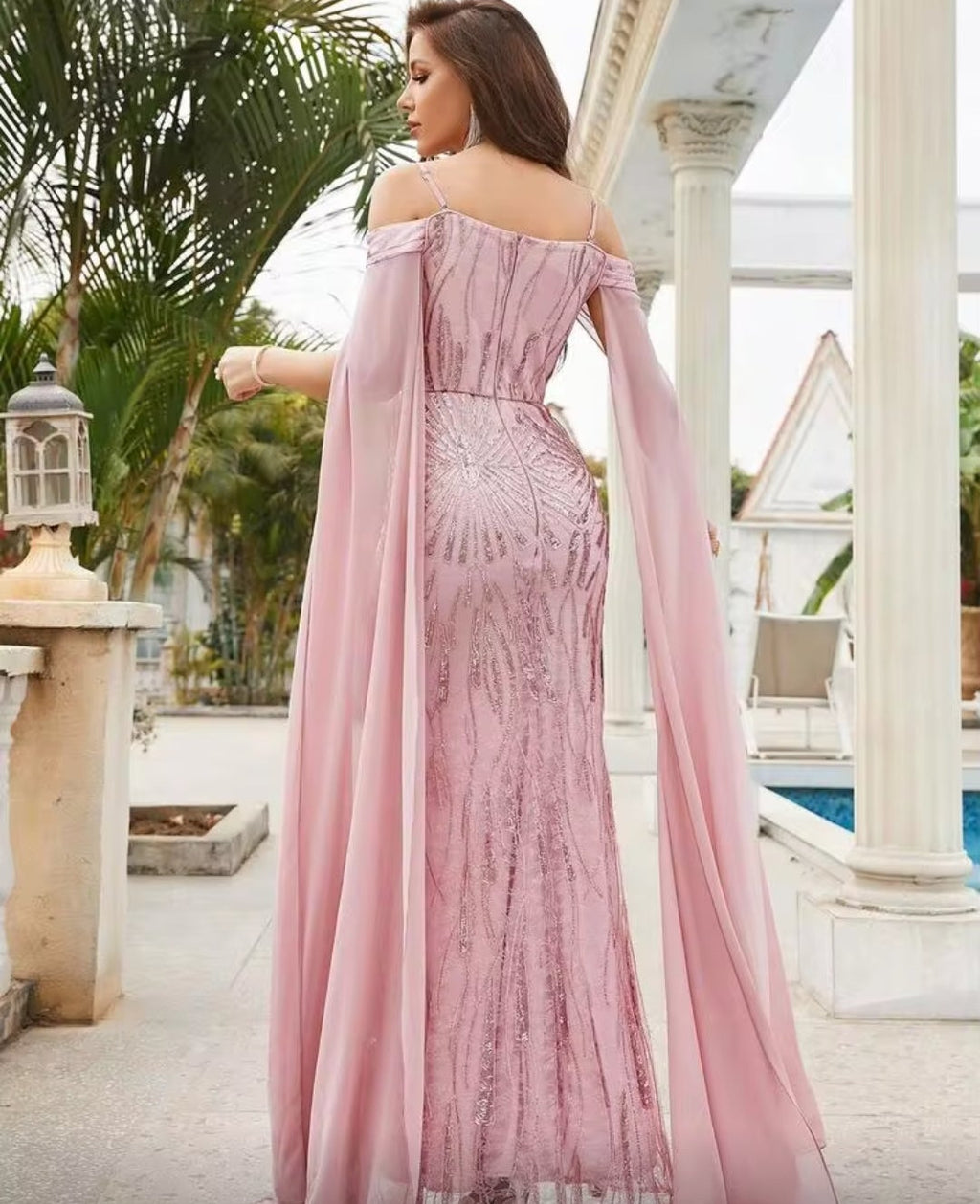 Vestido baby pink lentejuelas off-the-shoulder manga capa