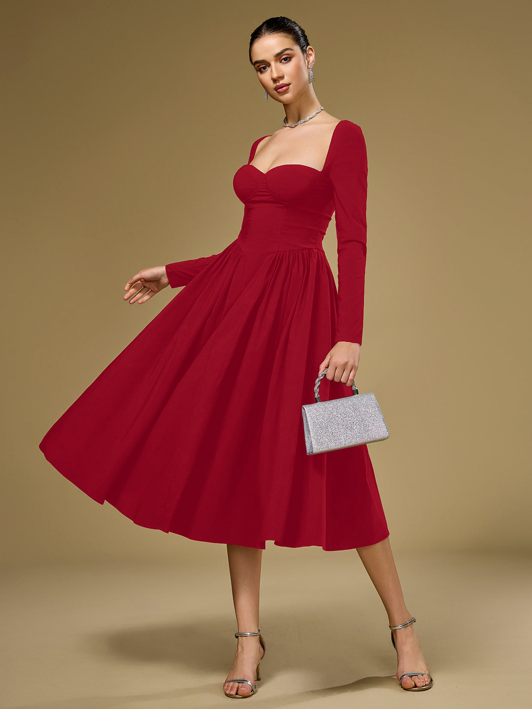 Vestido rojo manga larga con escote corazón