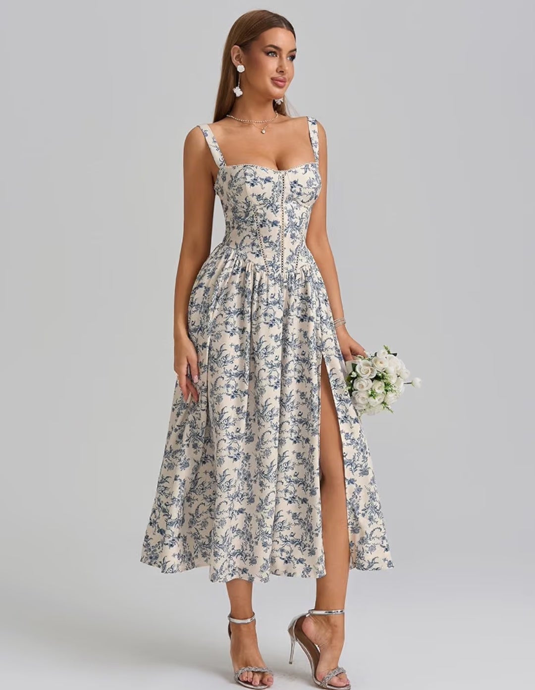 Vestido tipo corsé con estampado floral y abertura lateral