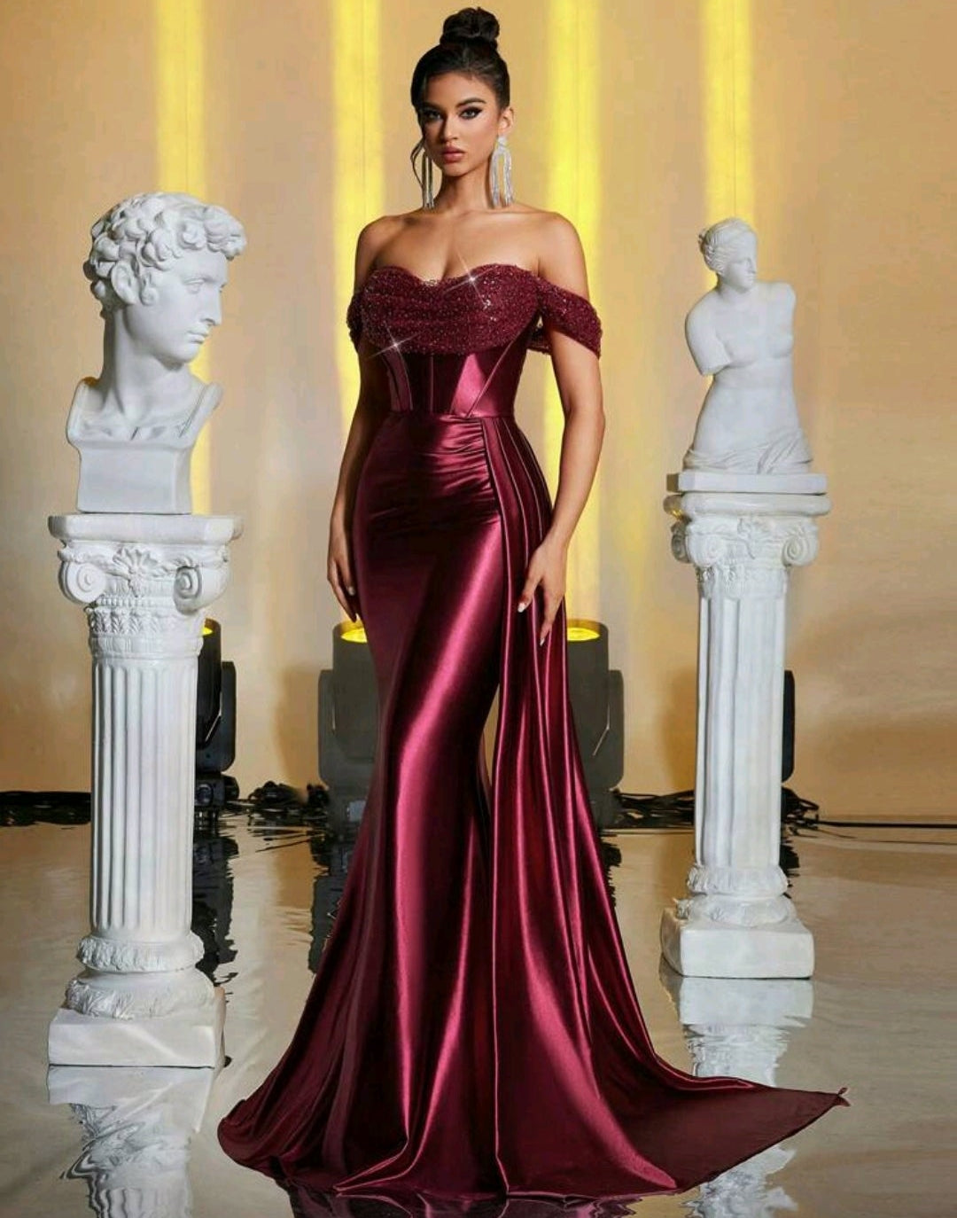 Vestido vino satinado manga caída