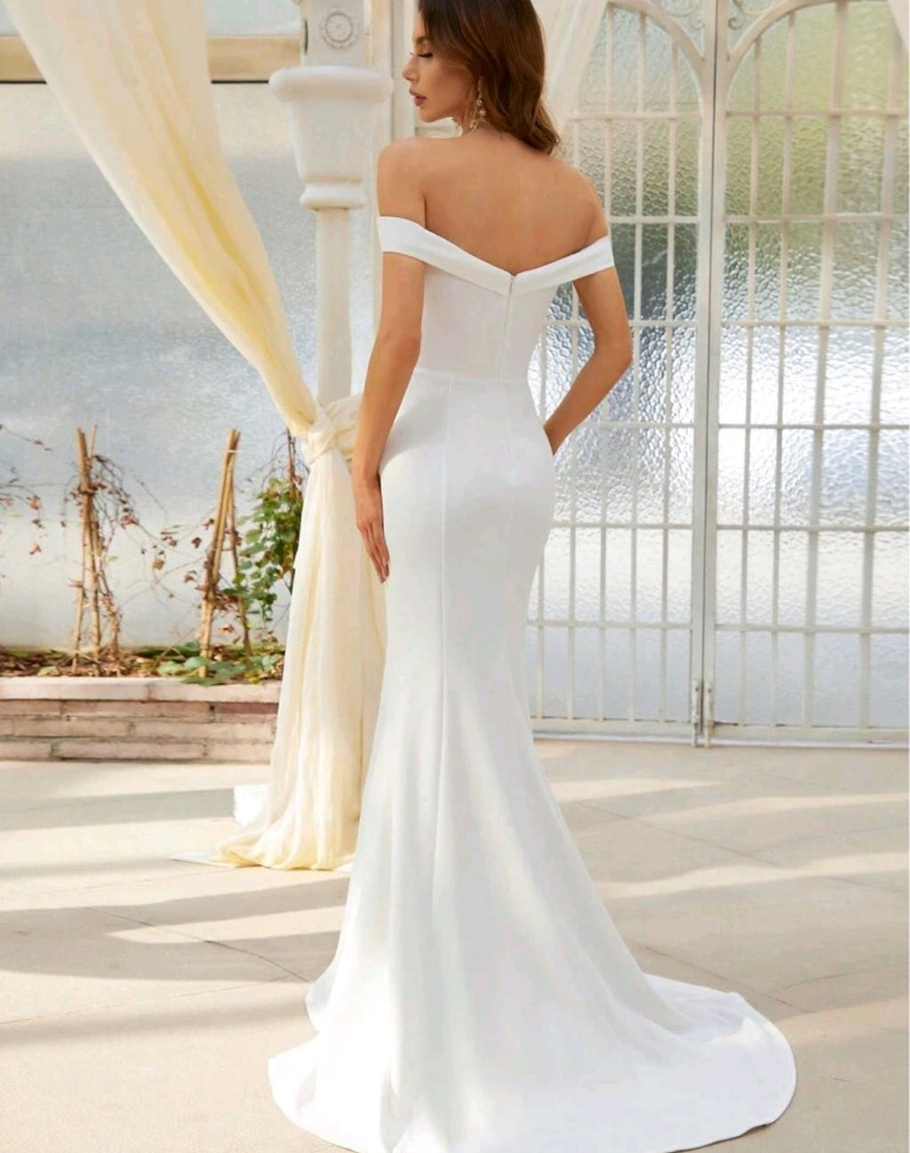 Vestido de Novia Juliette – Elegancia Minimalista y Silueta Real