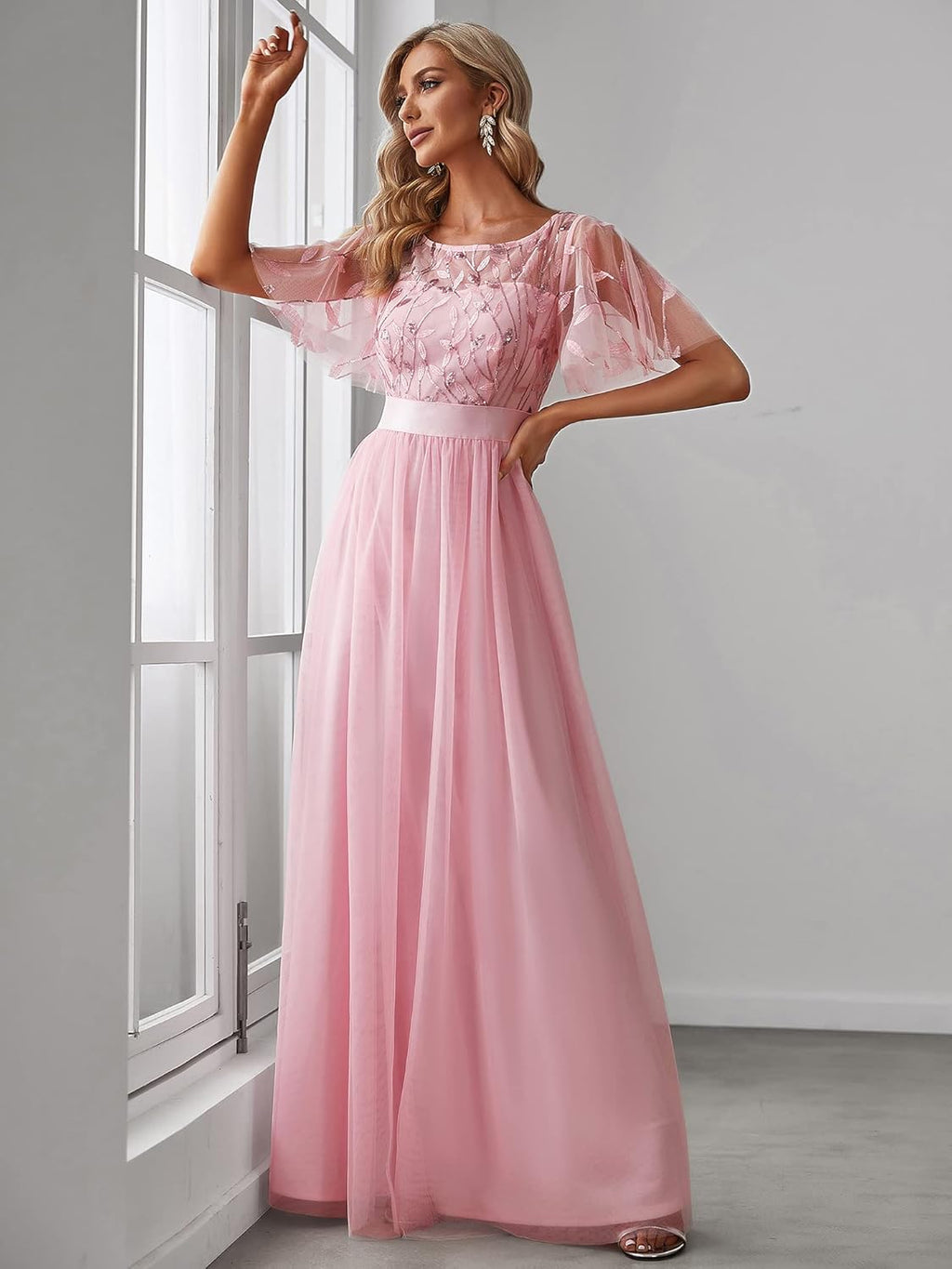 Vestido rosa claro lentejuelas hojas y falda tul
