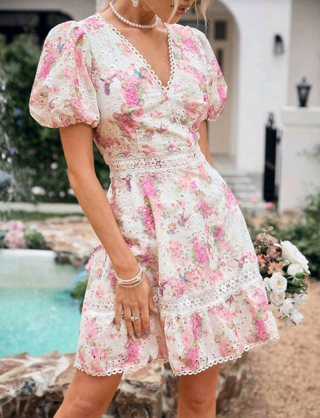 Vestido blanco floral manga corta