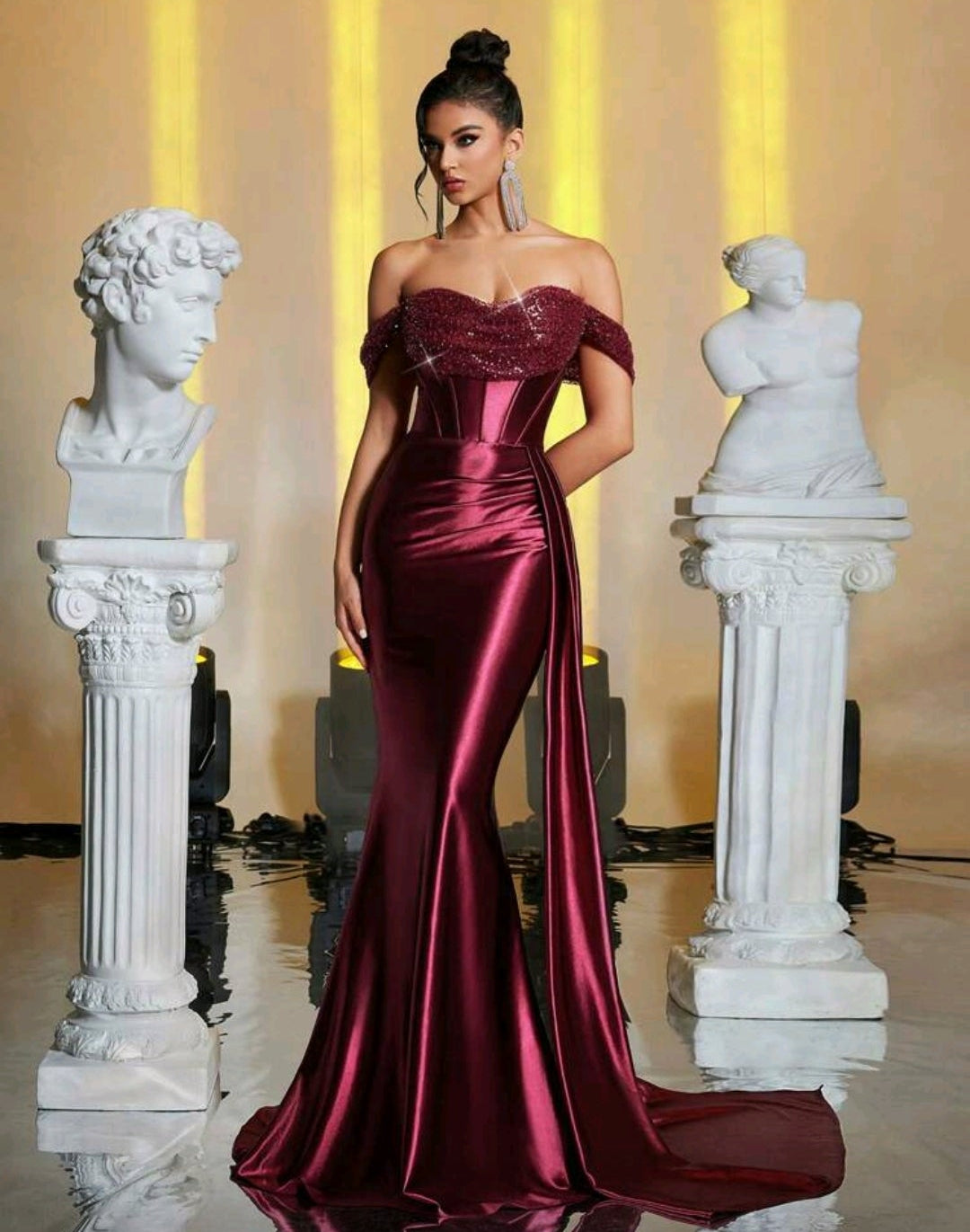 Vestido vino satinado manga caída
