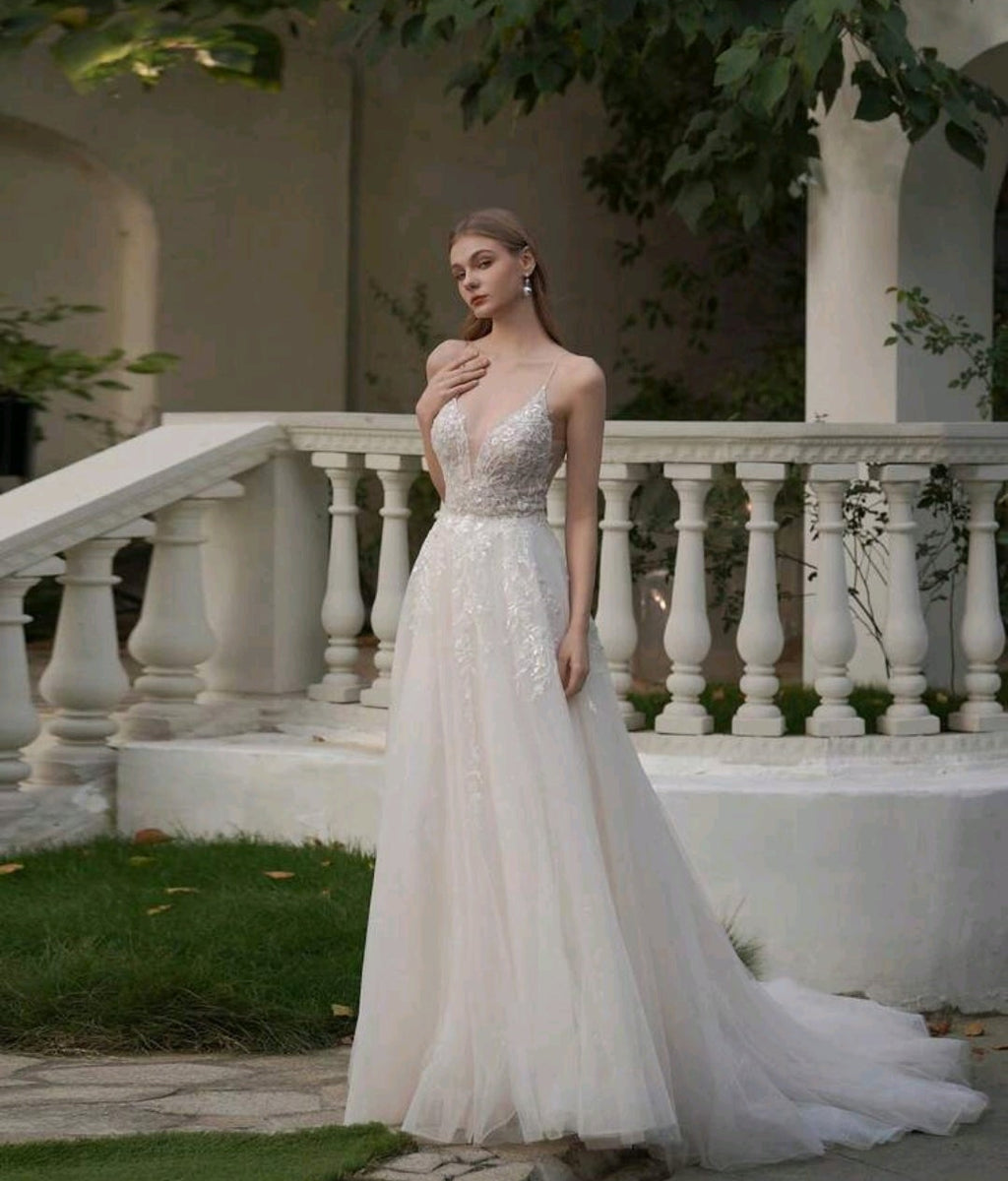 Vestido de Novia Cuento de Hadas – Brillo Romántico y Silueta A-Line