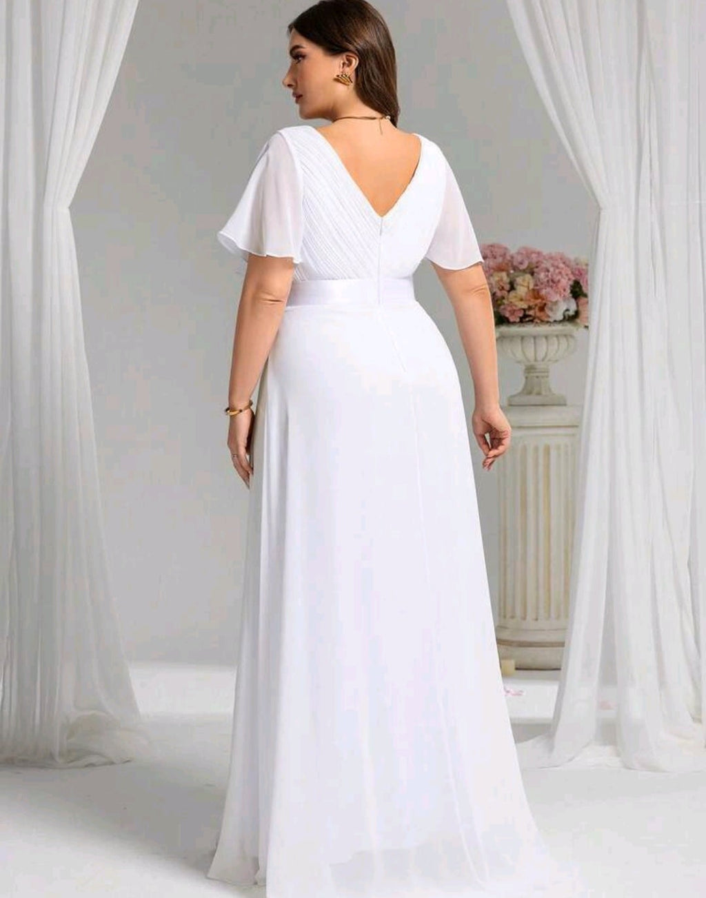 Vestido blanco corte A con escote en V