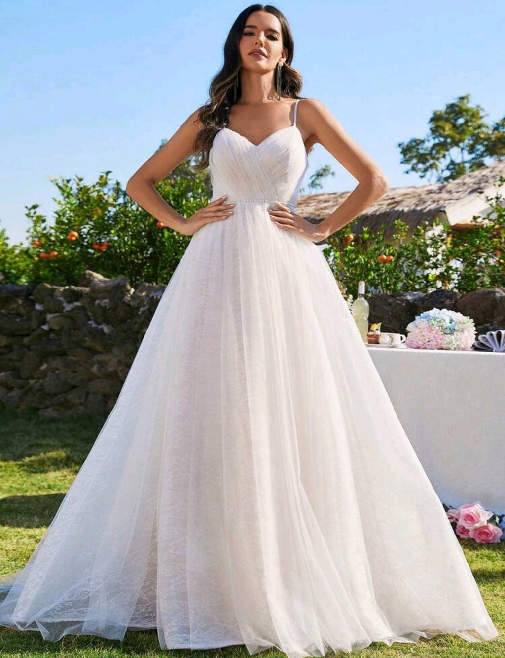Vestido de Novia – Elegancia con Detalles de Perlas y Encaje