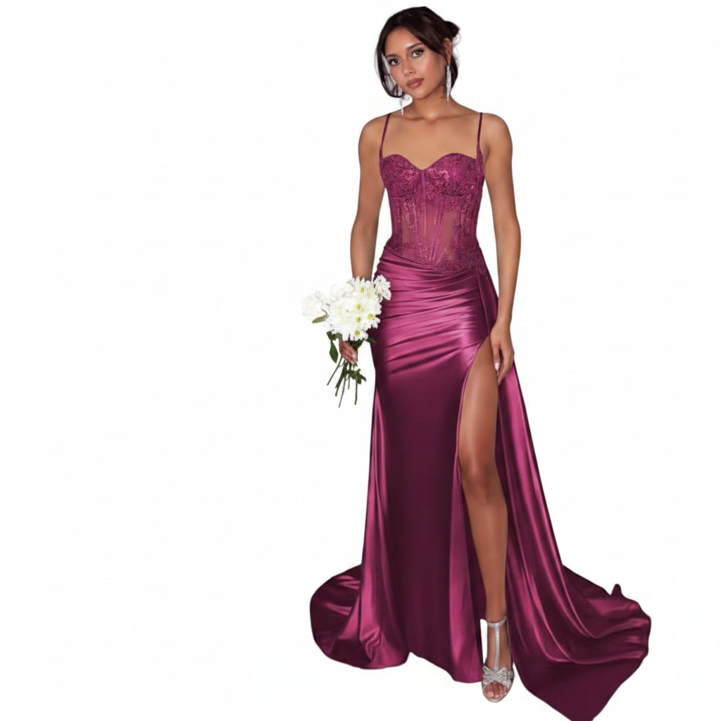 Vestido mangenta satinado y brillo tipo corsé  con abertura lateral