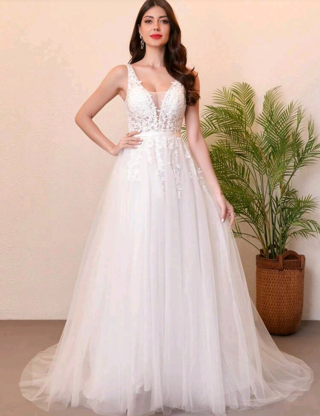 Vestido de Novia "Ethereal Romance" – Corte en A con Encaje Floral