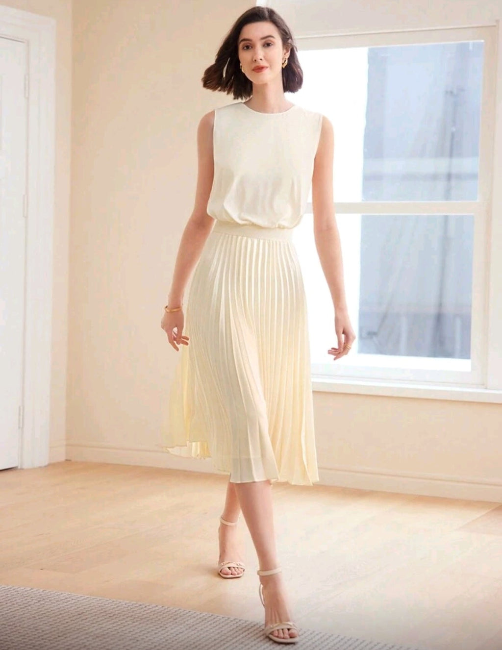Vestido beige formal plisado
