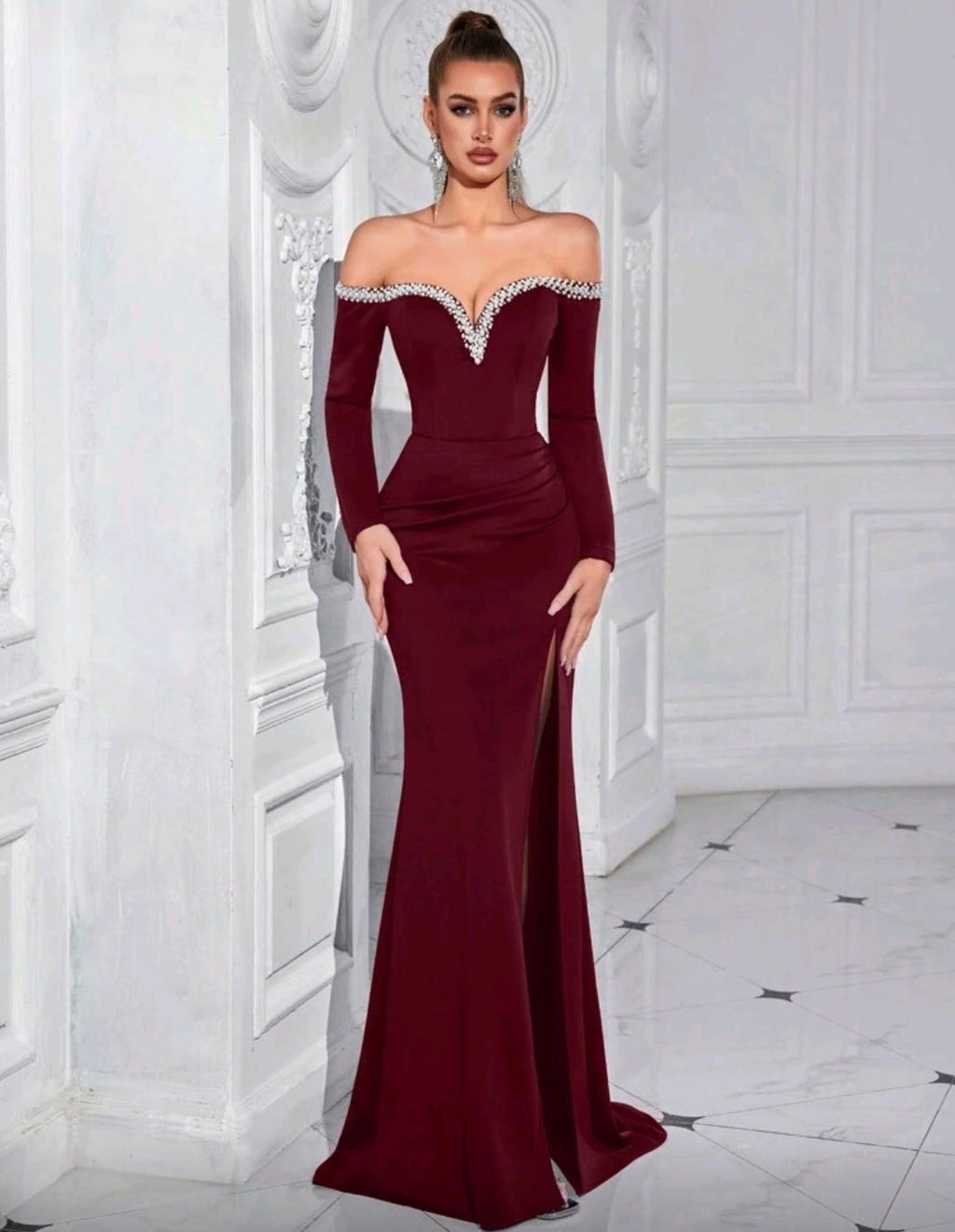 Vestido vino manga larga pegado al cuerpo