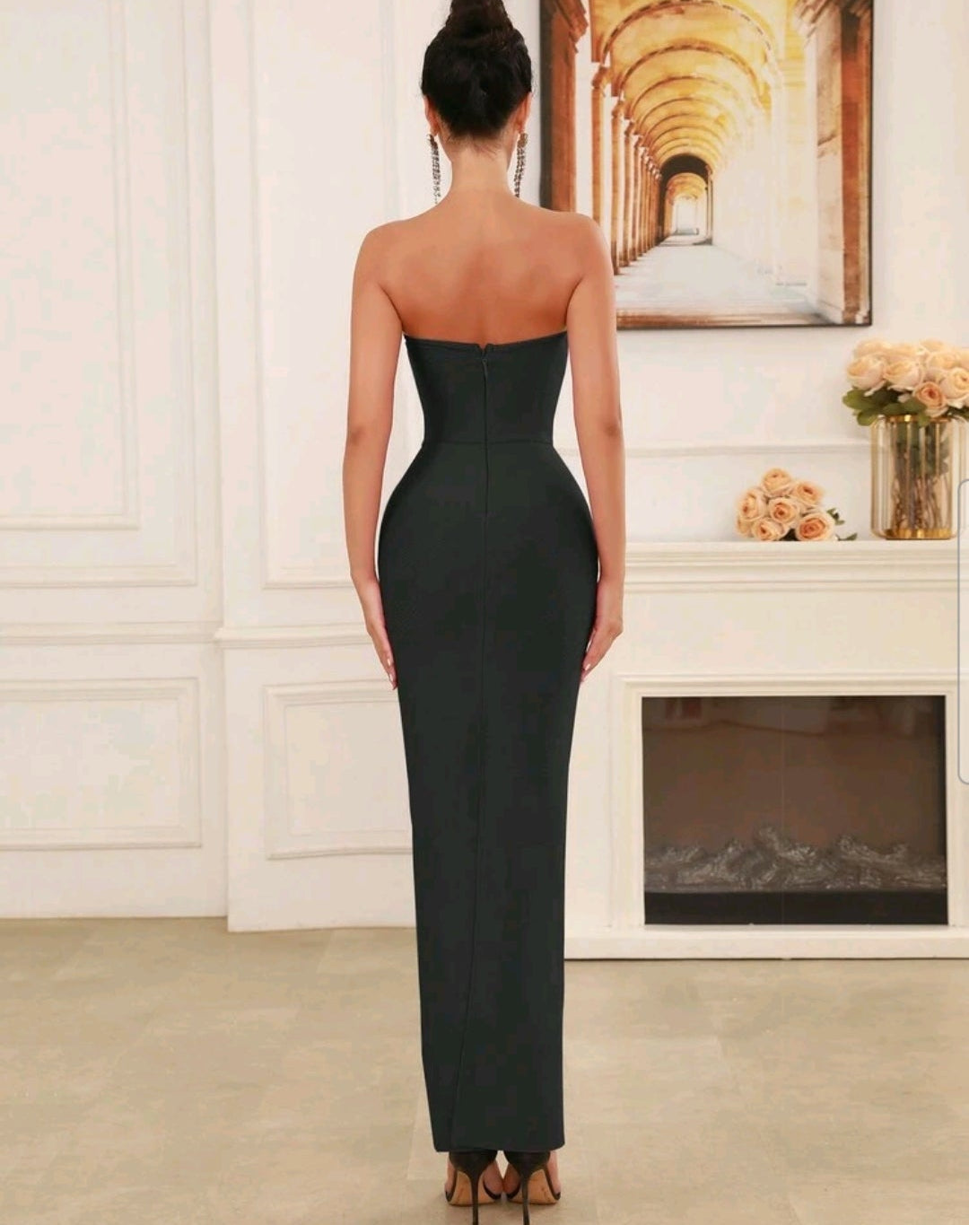 Vestido negro straple tipo faja pegado al cuerpo
