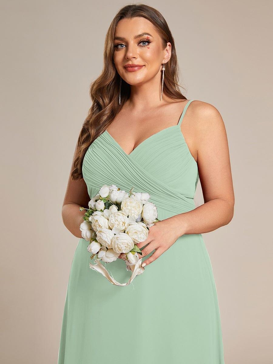 Vestido verde sage tirante delgado corte A