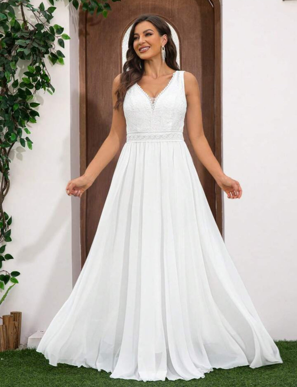 Vestido de Novia Romántico en Gasa y Encaje Floral con Escote en V