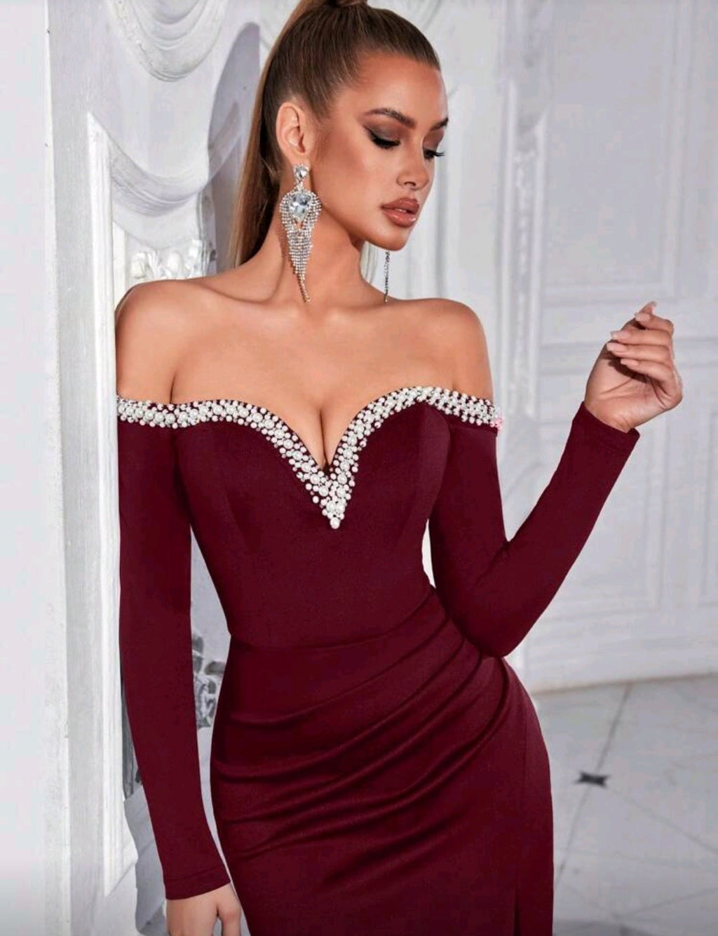 Vestido vino manga larga pegado al cuerpo