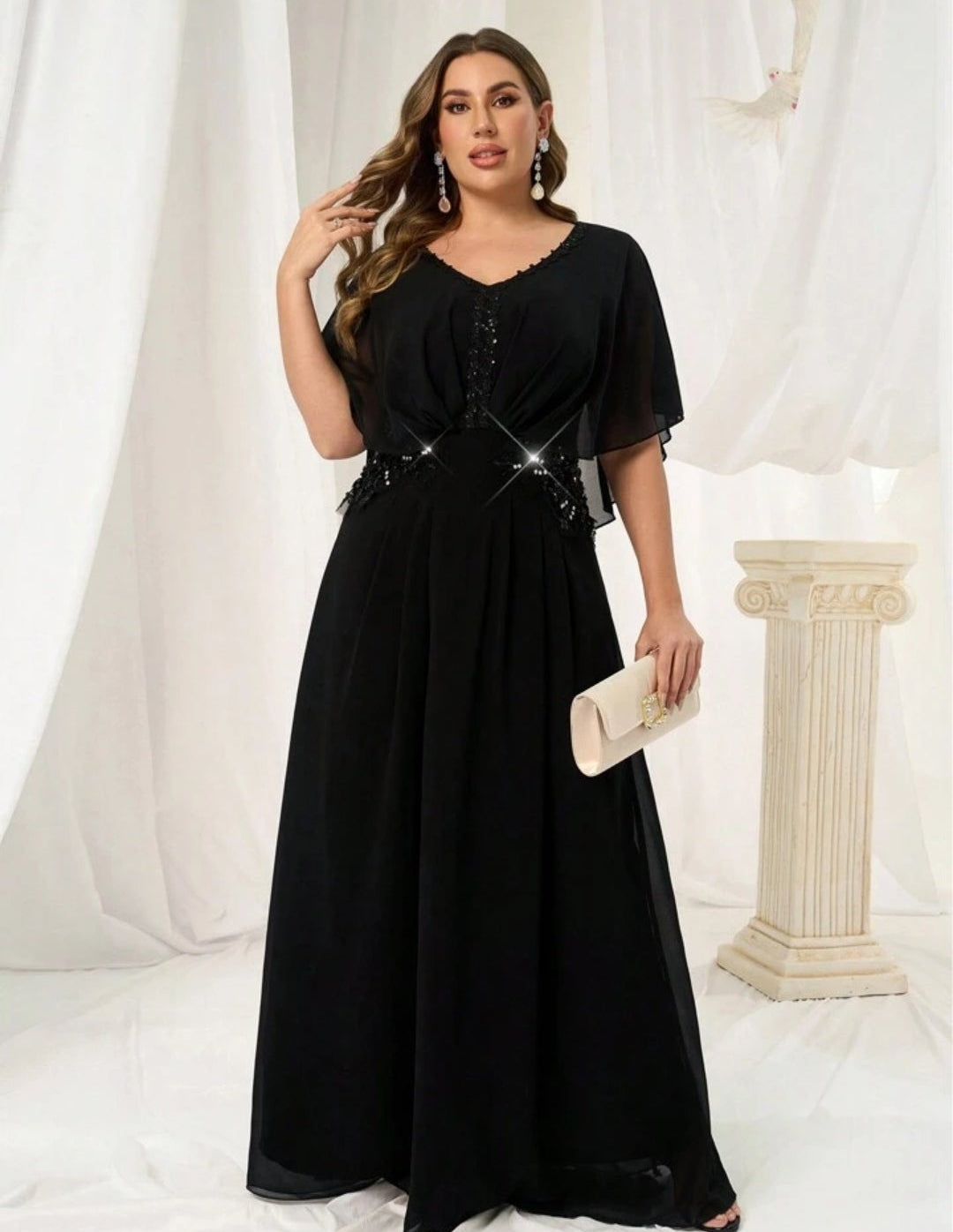 Vestido negro corte A manga corta
