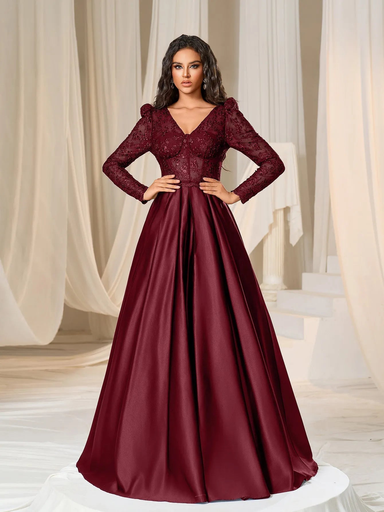 Vestido manga larga con transparencia