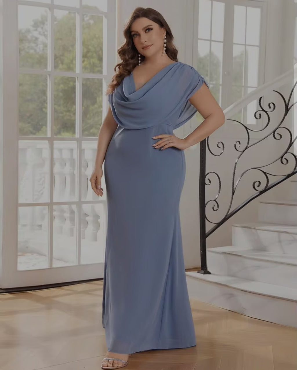 Vestido dusty blue manga capa corte recto