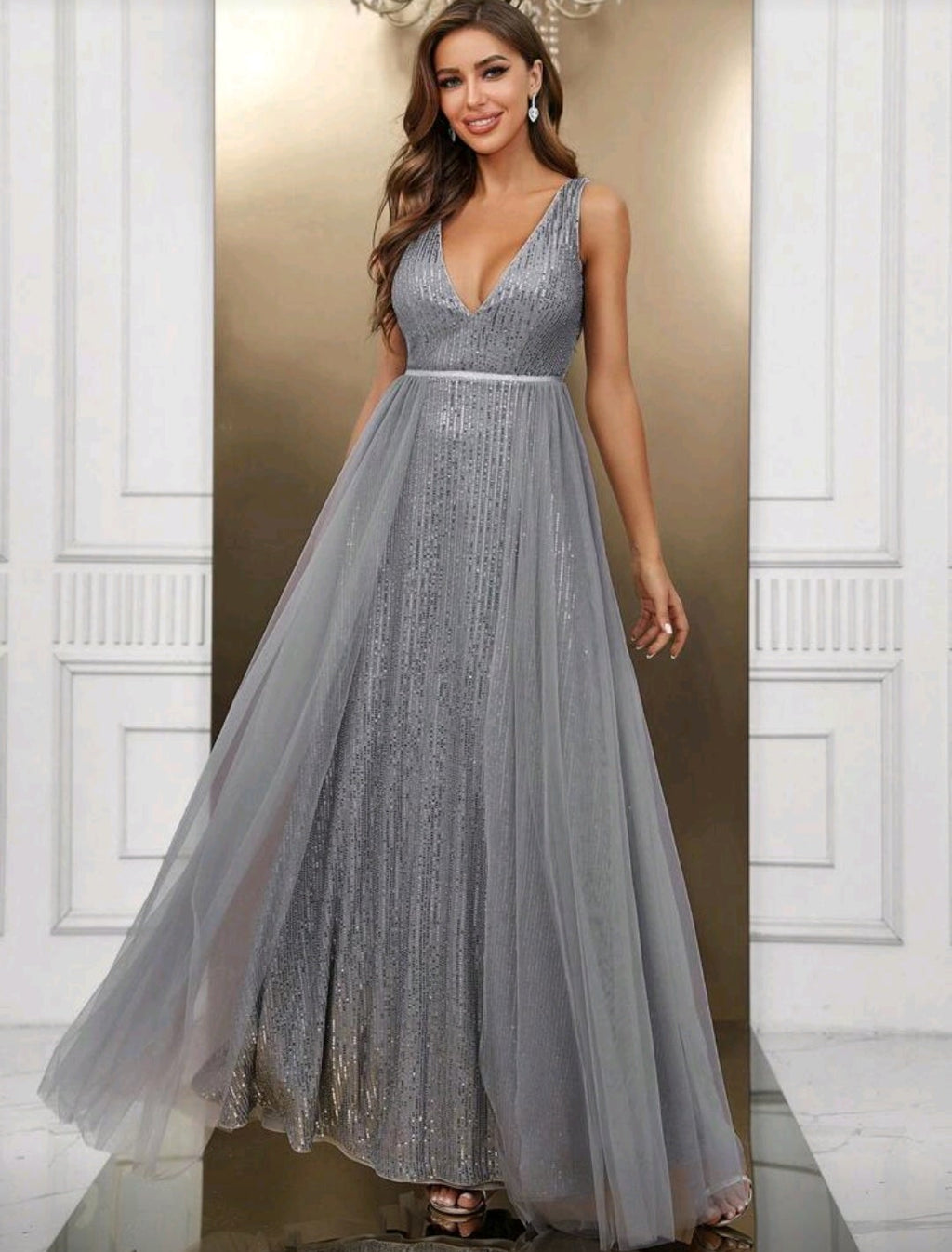 Vestido plateado lentejuelas con falda tul pegada