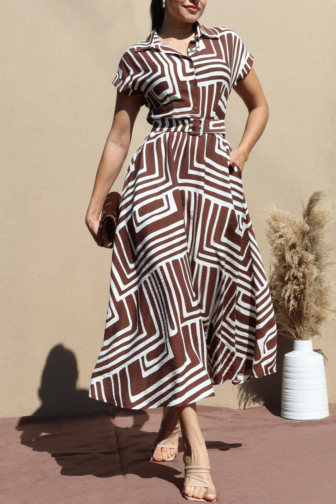 Vestido café rayas blancas con bolsas invisibles