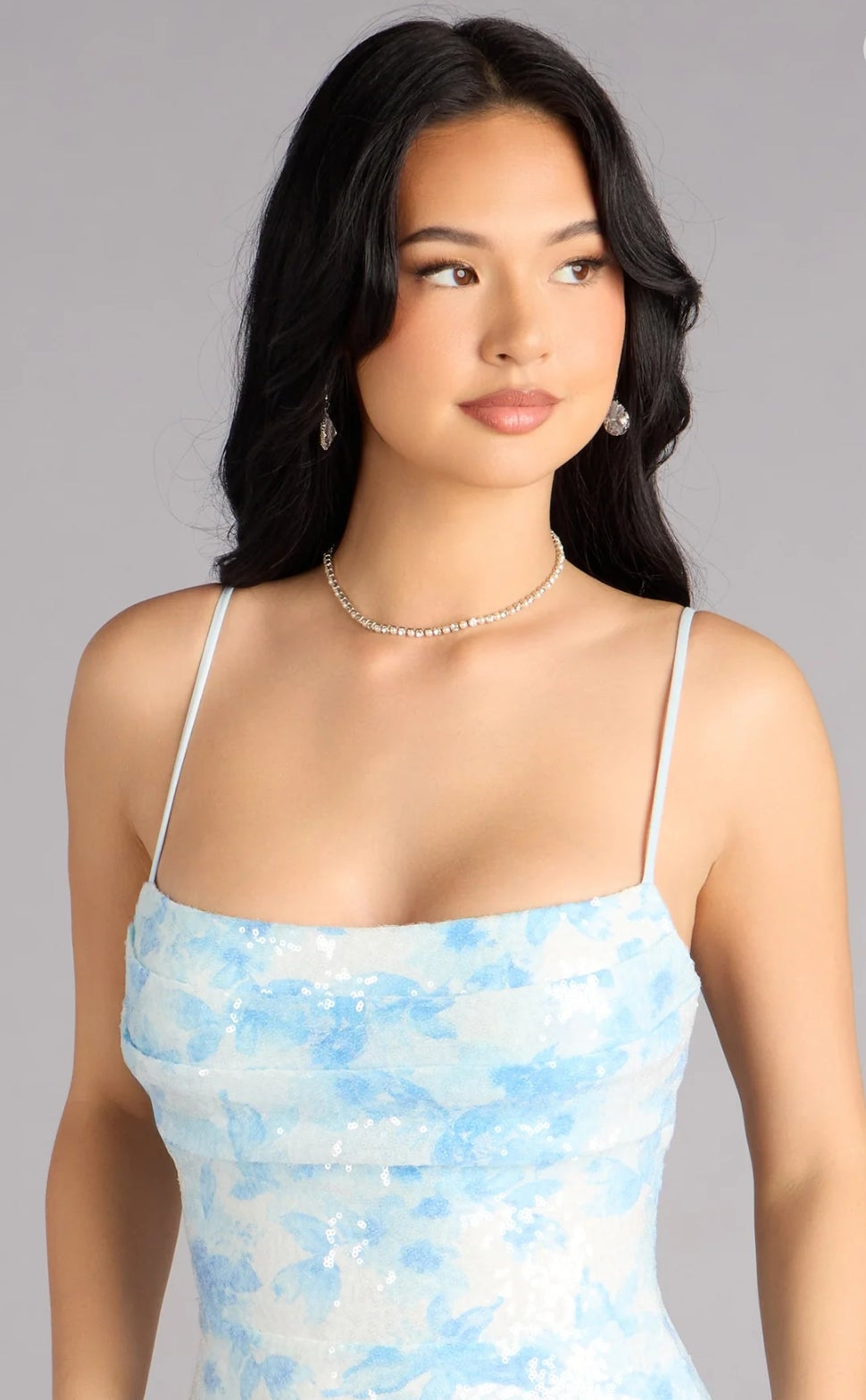 Vestido Julianne blanco y celeste lentejuelas con espalda abierta